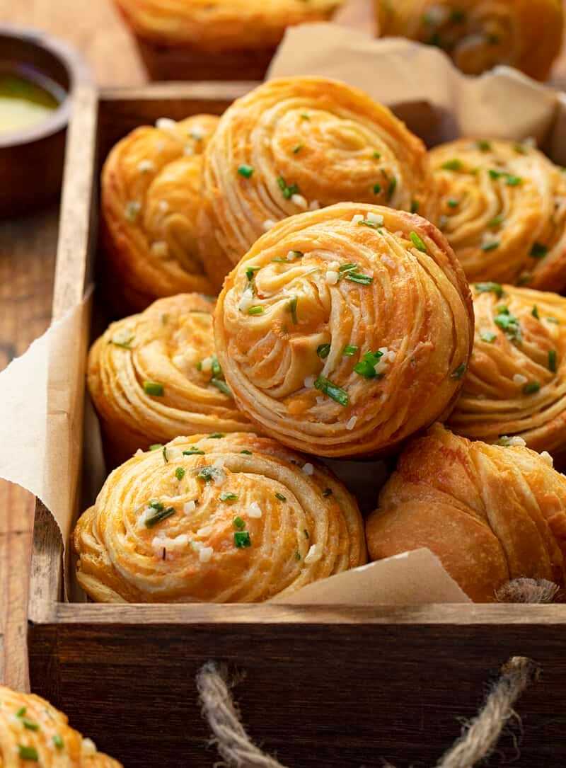 Cheesy Garlic Cruffin