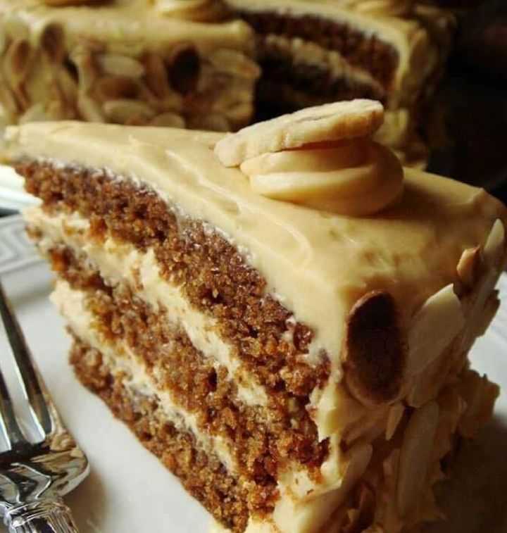 GÂTEAU BEURRESCOTCH AVEC GLACE AU CARAMEL