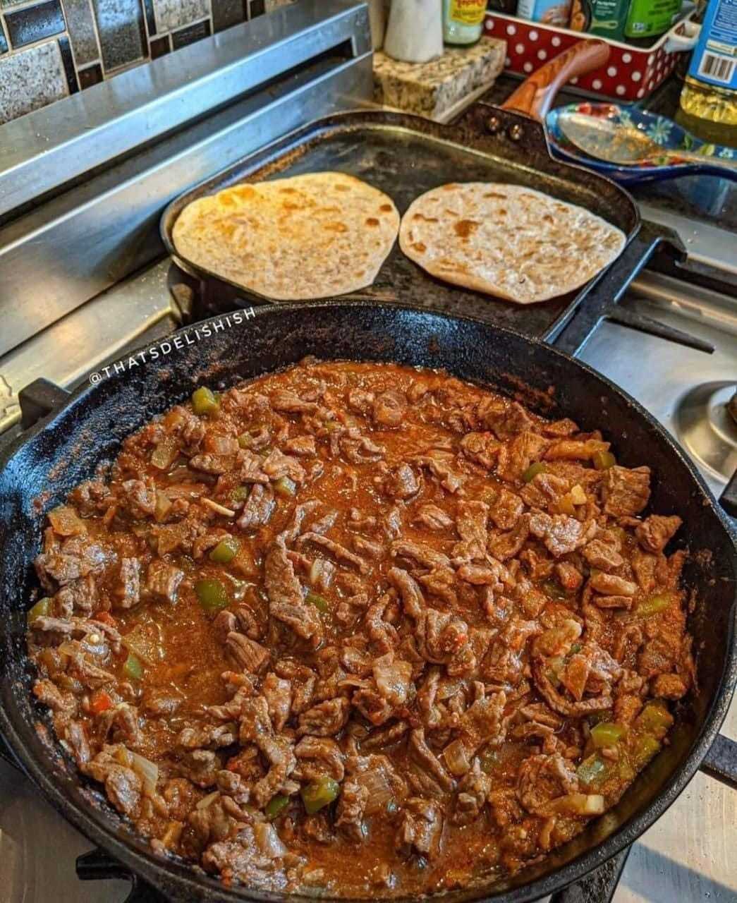 carne guisada with floor tortillas !!