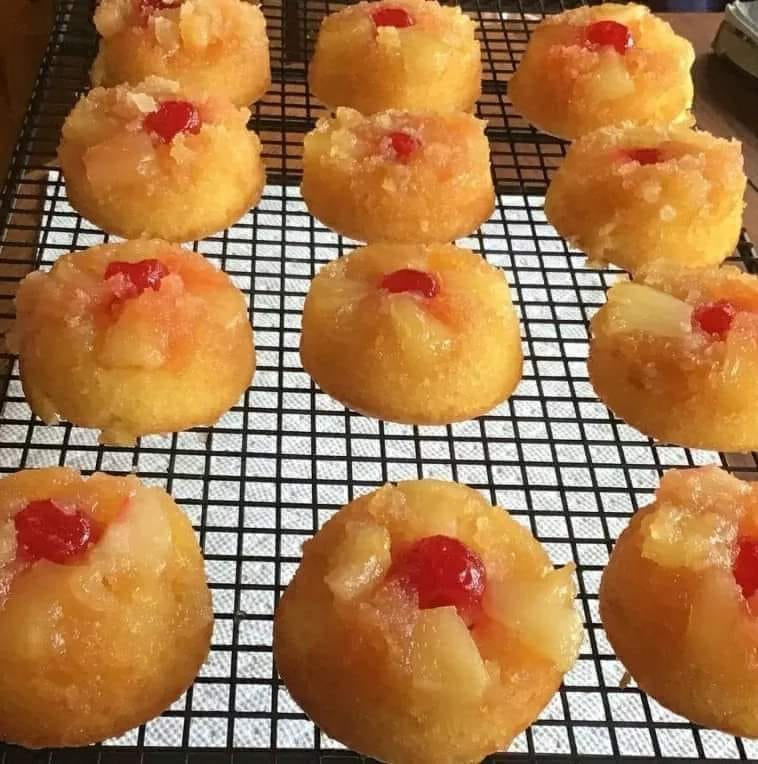 Mmmm… A Delicious Pineapple Upside-Down Cupcakes